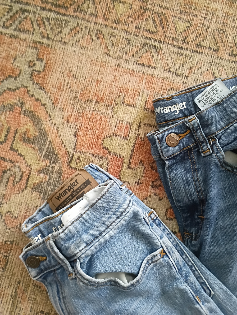 Mixed Lot of Denim Jeans and Khaki Pants - Blue & Tan - Picture 4 of 5